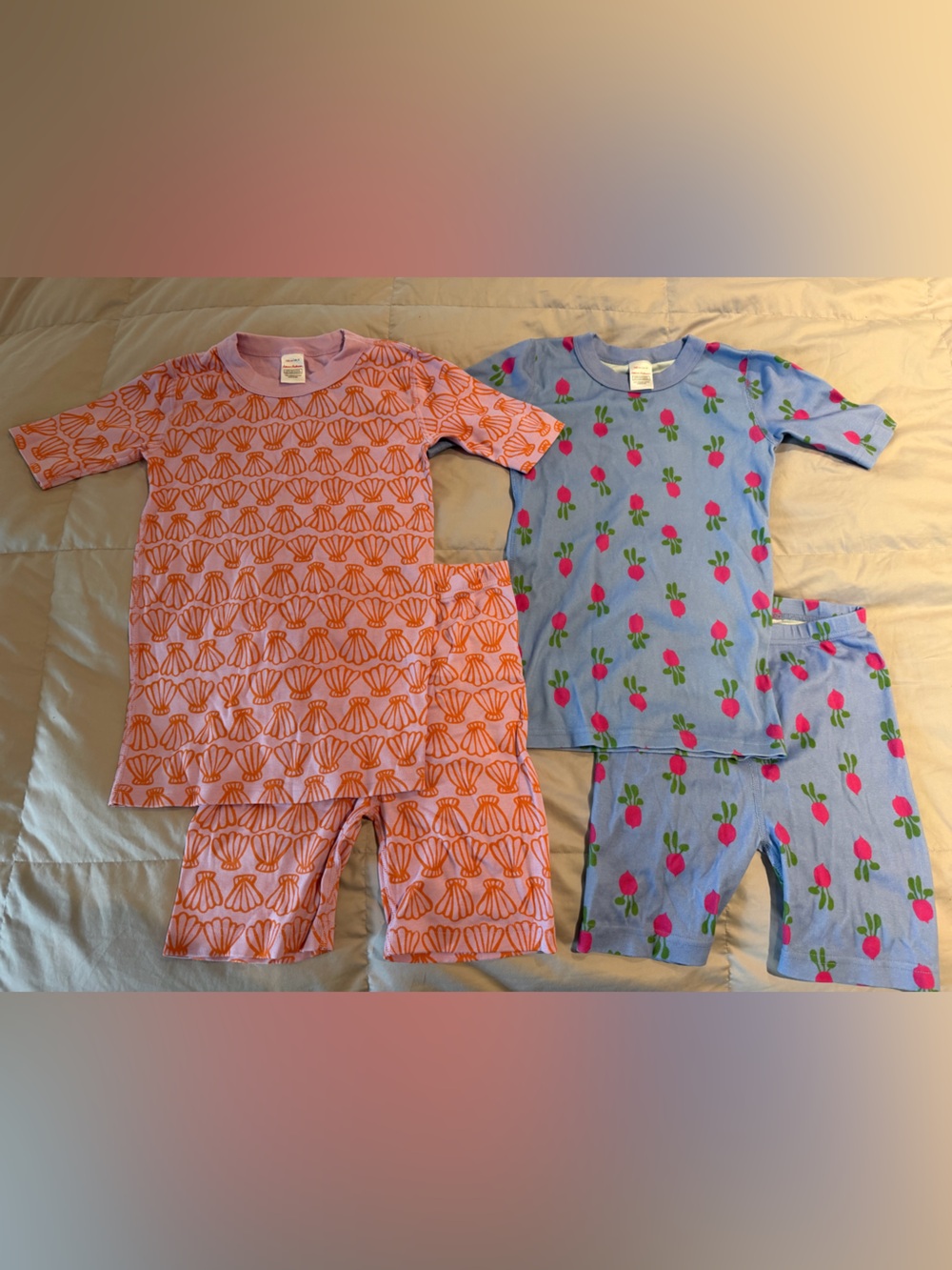 2 Pairs Hanna Andersson Cotton PJs - Shells (12) and Radishes (10)